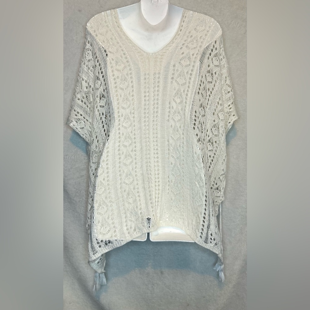 Crochet knit poncho - Picture 2 of 4